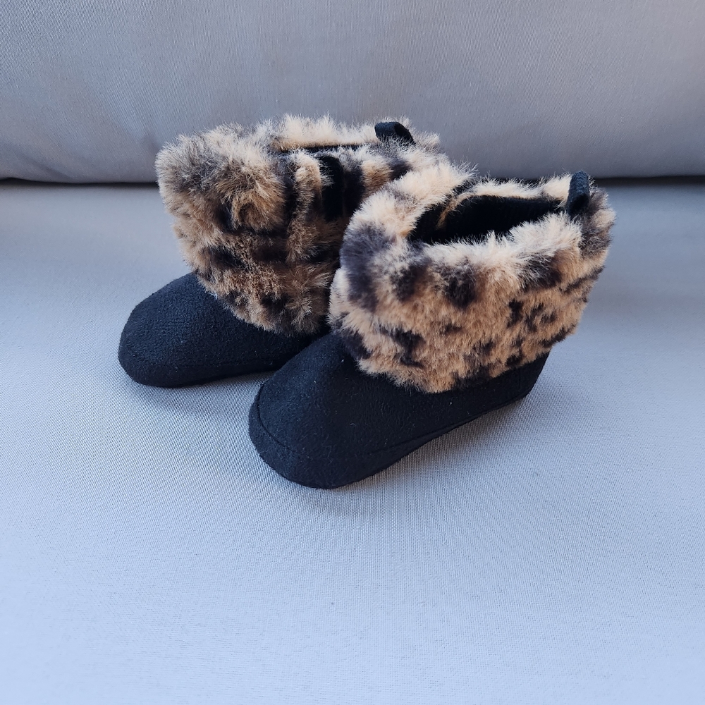 Rising star black leopard boots
